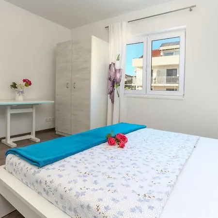 Kovacevic 3* Hvar Town