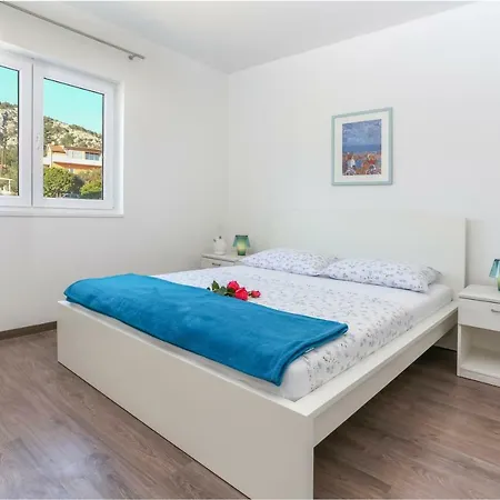 Kovacevic 3* Hvar Town